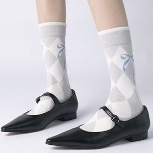 2 pairs - DJUNGLE White & Light Gray Argyle Crew Socks with Blue Accent